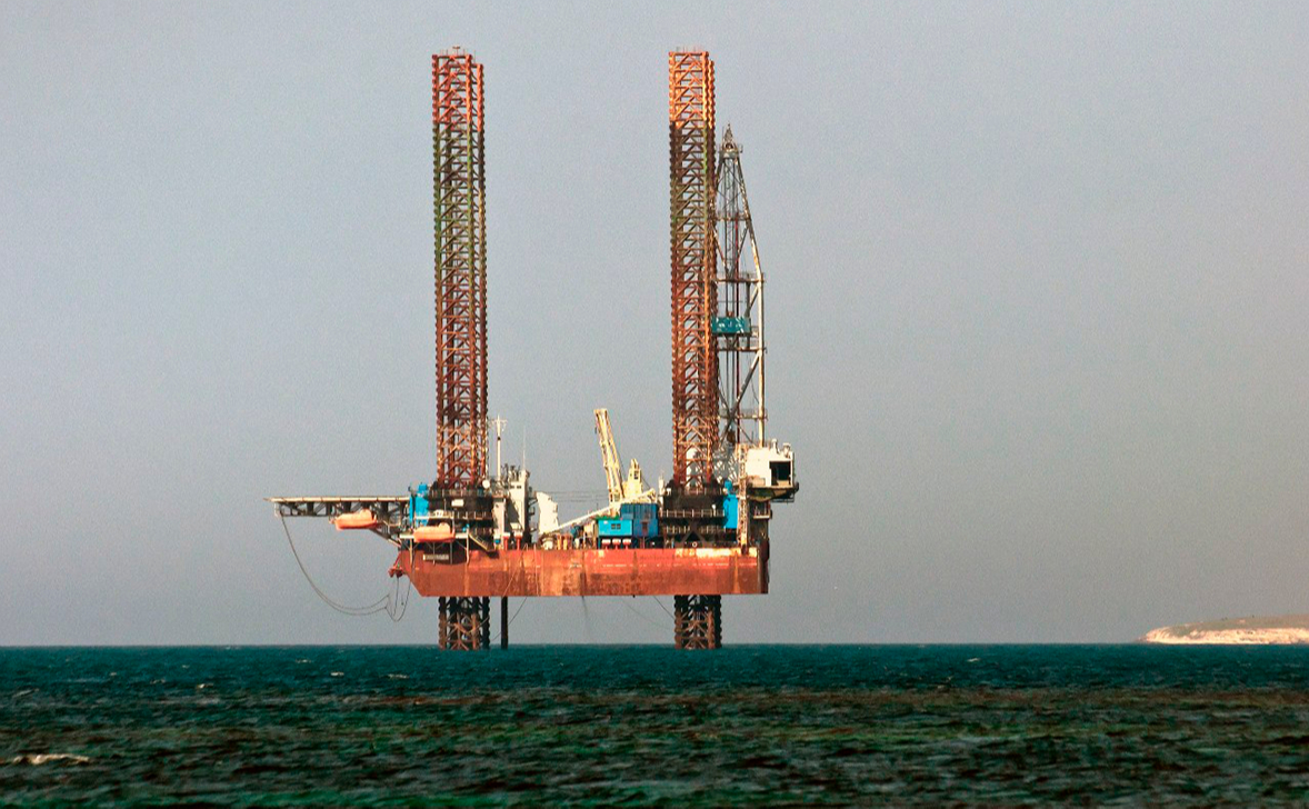 Власти сообщили подробности удара по буровым платформам в Черном море