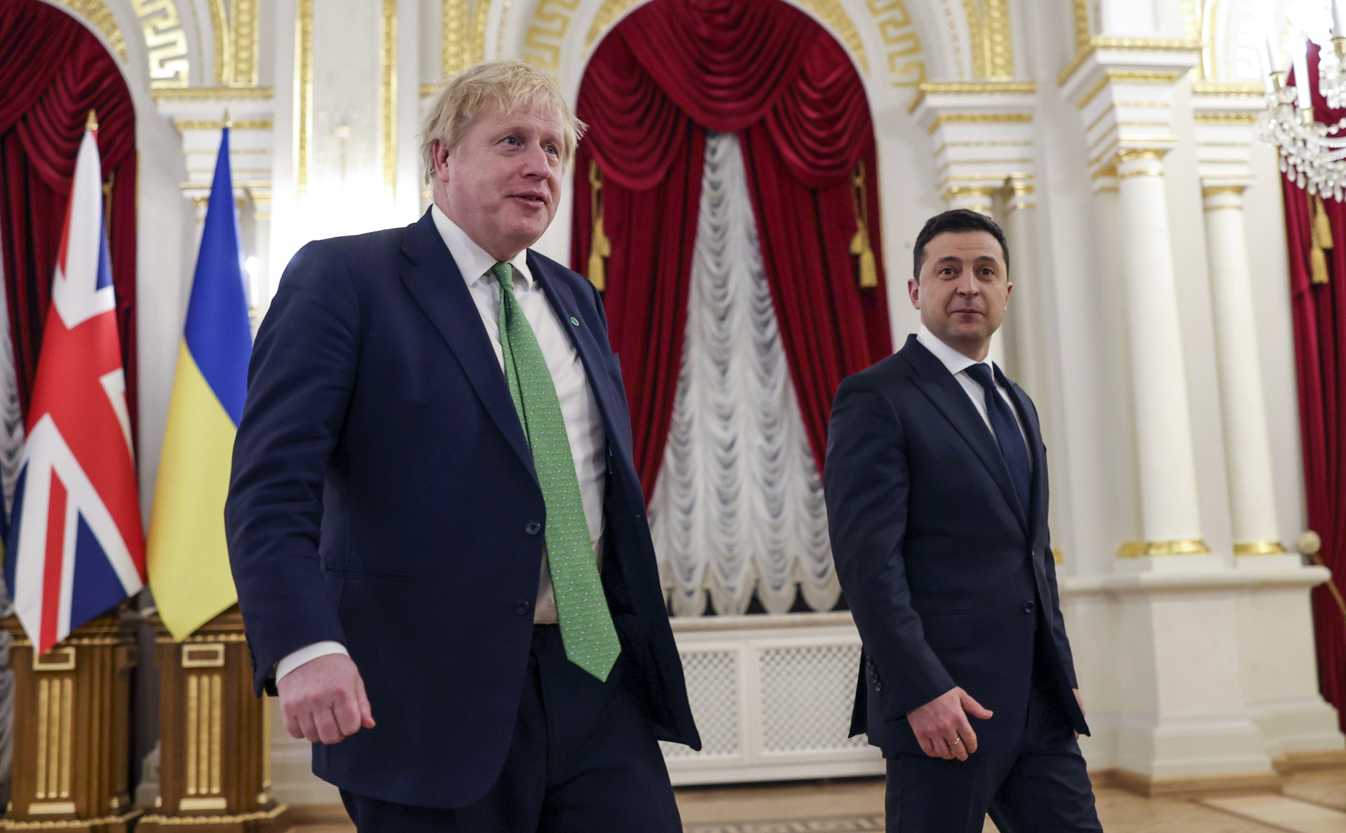 Times узнал о планах Джонсона организовать визит Зеленского в Британию