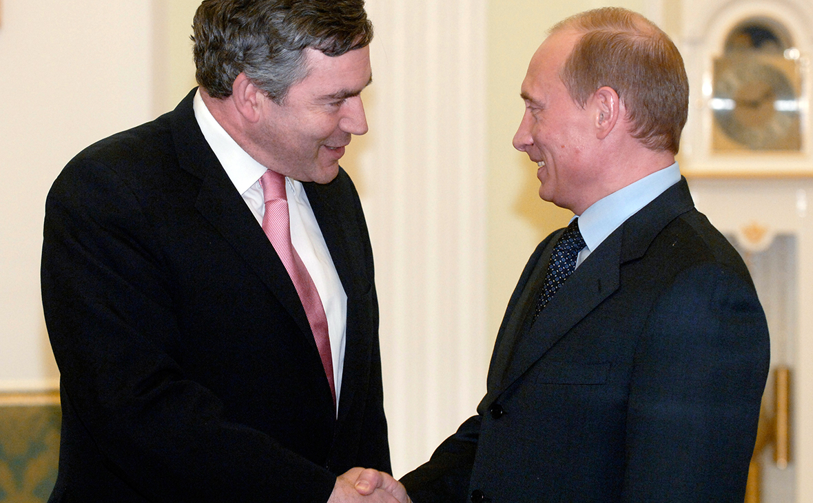 Экс-премьер Британии заявил, что Путин зачитывал ему досье на него