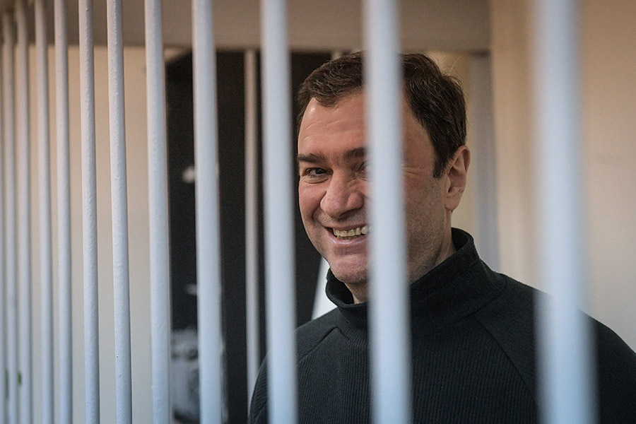 От Митволя до Сердюкова: кто из российских чиновников был под следствием