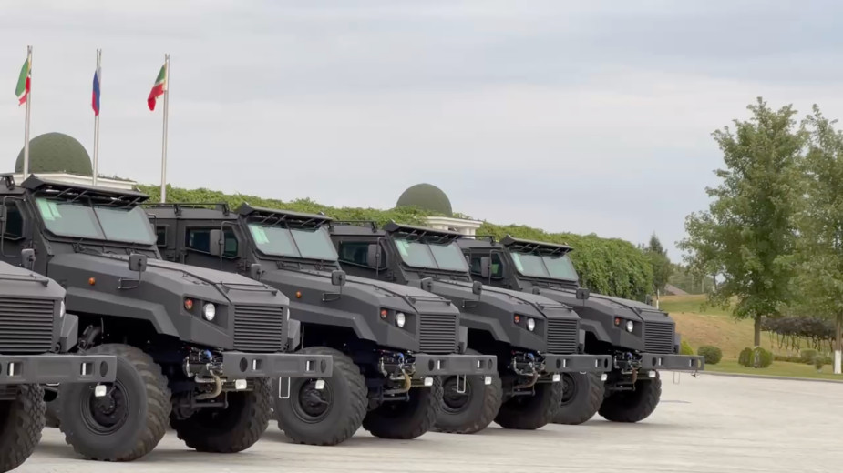 Кадыров сообщил о покупке «Ахмат-мобилей» для чеченских военных