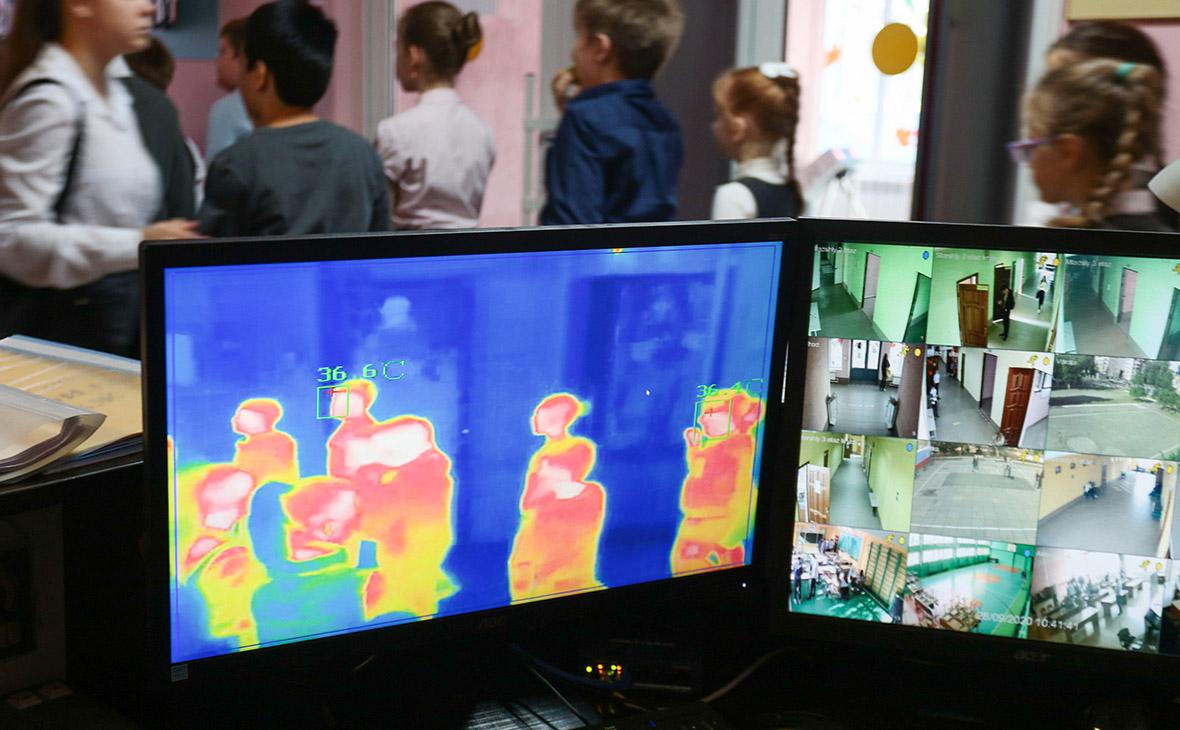 Роспотребнадзор счел излишними дополнительные антиковидные меры в школах