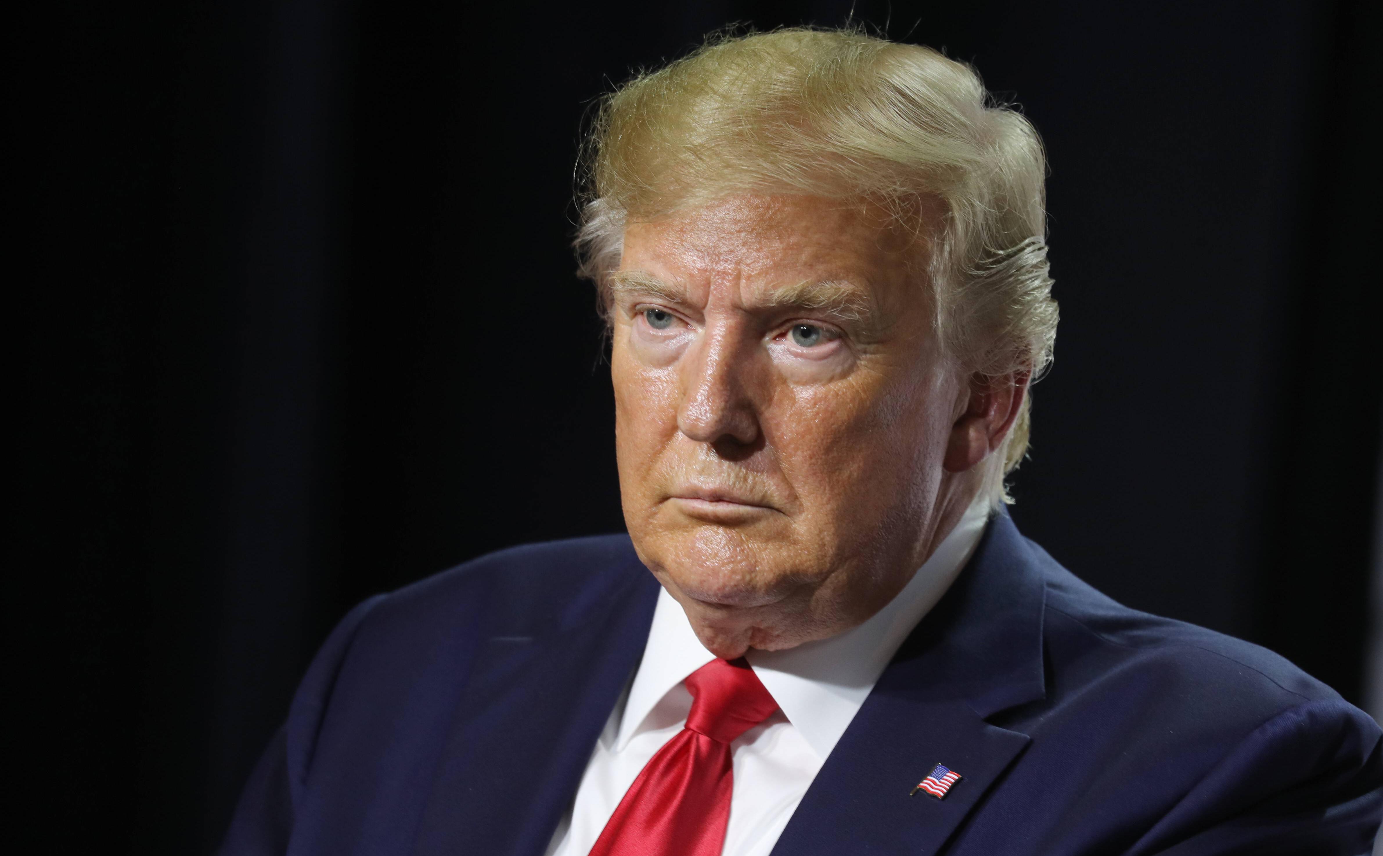 Разведка США пообещала оценить угрозу из-за найденных у Трампа бумаг
