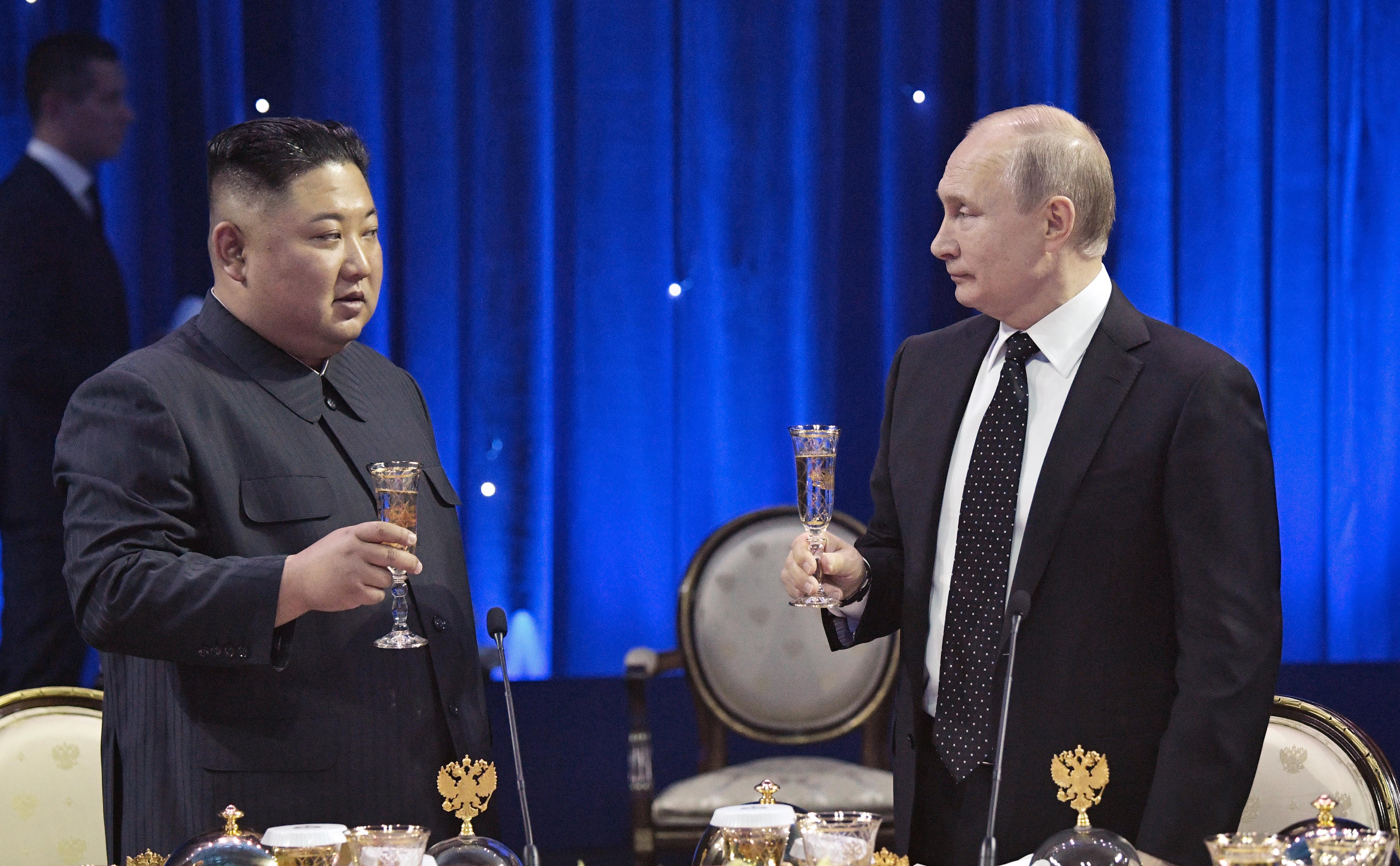 Путин поздравил Ким Чен Ына с Днем освобождения Кореи
