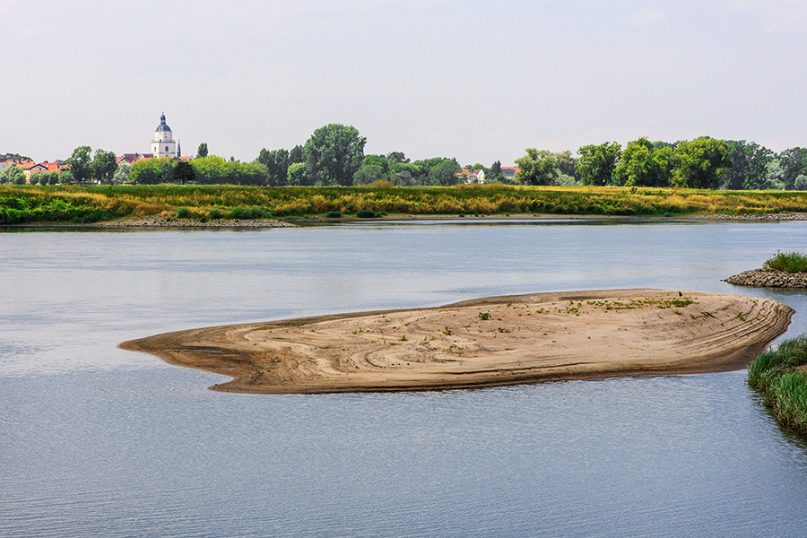 Как выглядят реки и озера в Европе во время засухи. Фоторепортаж