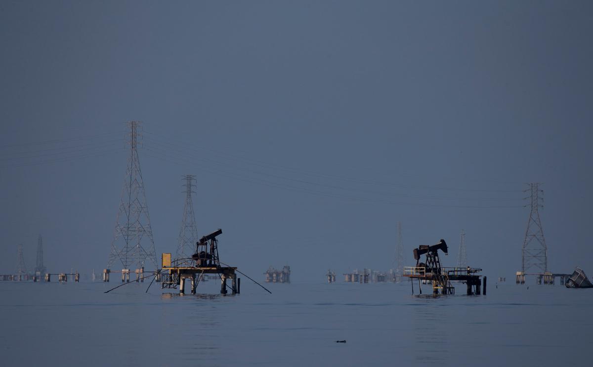 Reuters узнал об отгрузке КНР нефти Венесуэлы в счет долга времен Чавеса