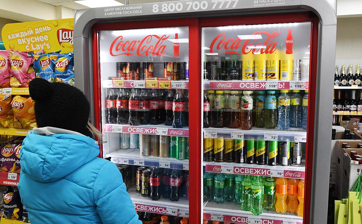 Coca-Cola и PepsiCo переименуют свои холодильники в российских магазинах