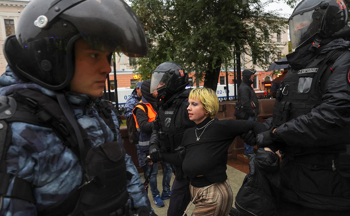 В России прошли задержания на акциях против частичной мобилизации