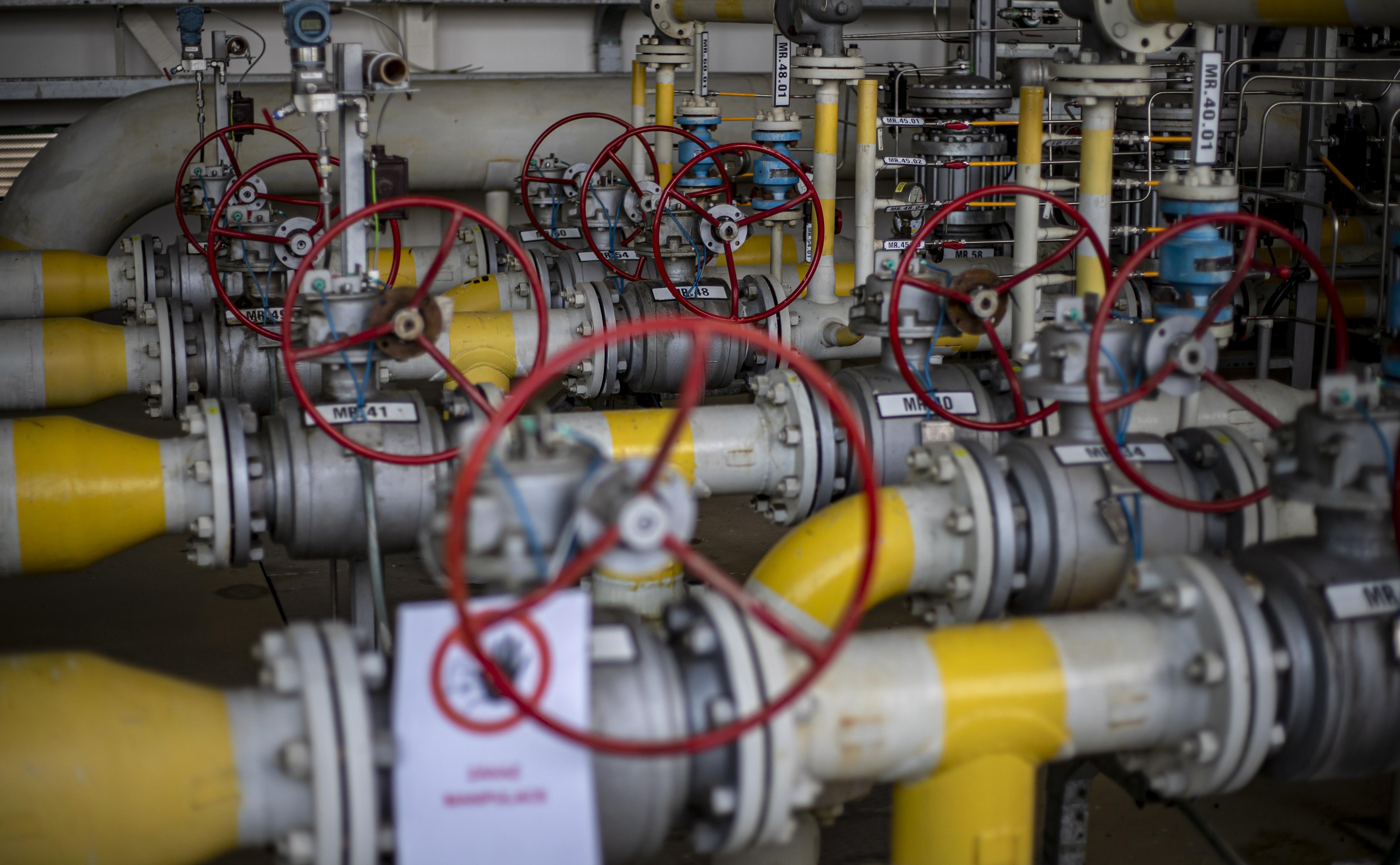  Politico узнало о предложении ЕК ограничить цены на газ &euro;50 за МВт&middot;ч 