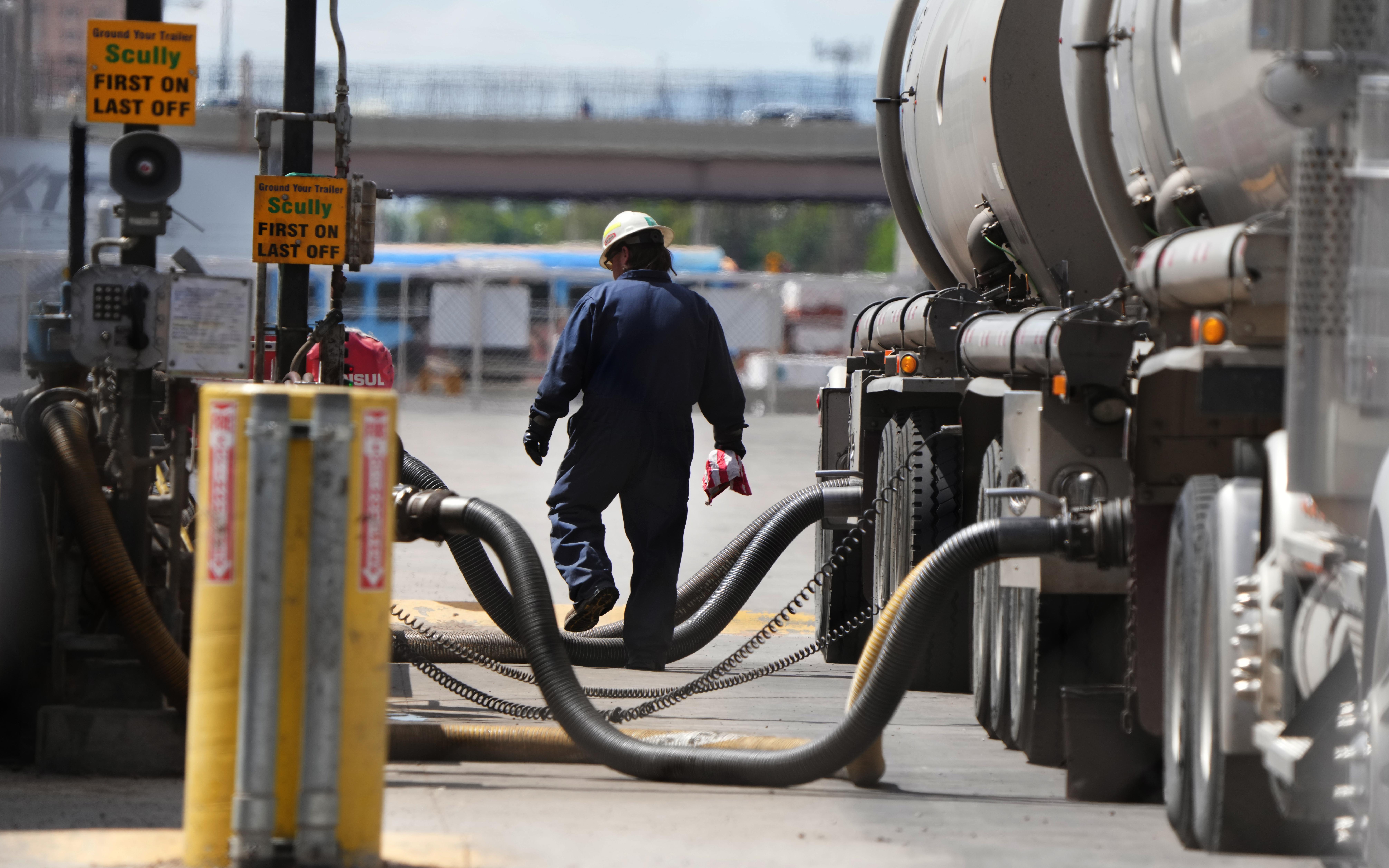 В США запасы нефти упали до уровня октября 1984 года