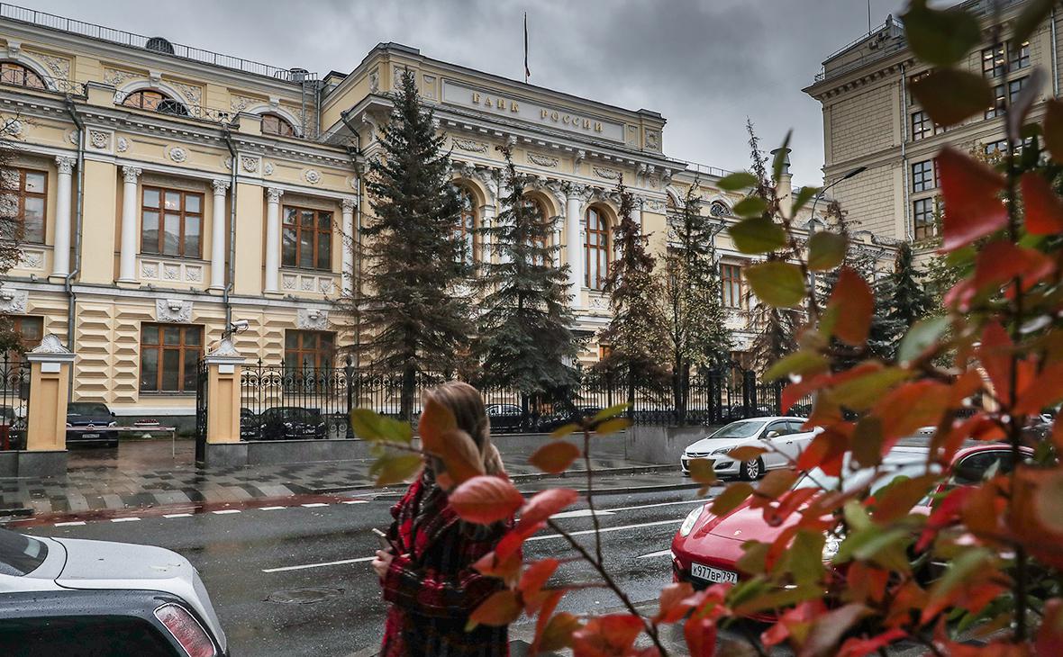 Эксперты предсказали первое с марта решение ЦБ не менять ключевую ставку