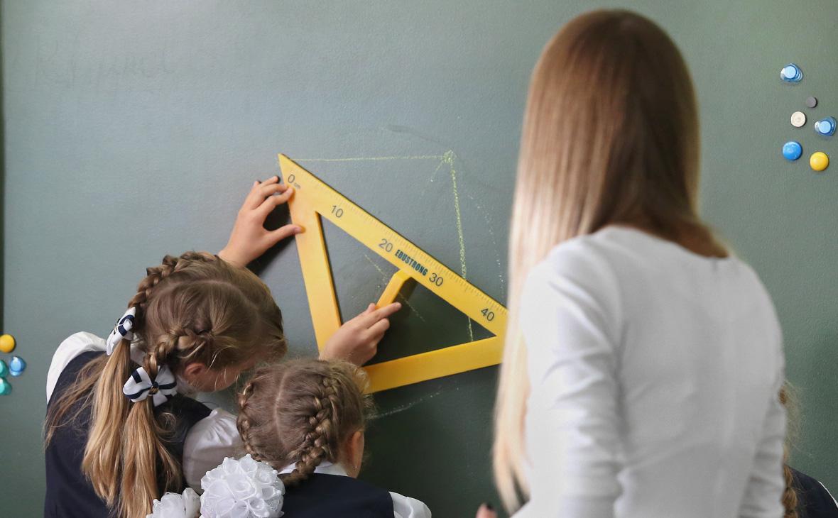  В Белгороде после обстрела загорелась подстанция 