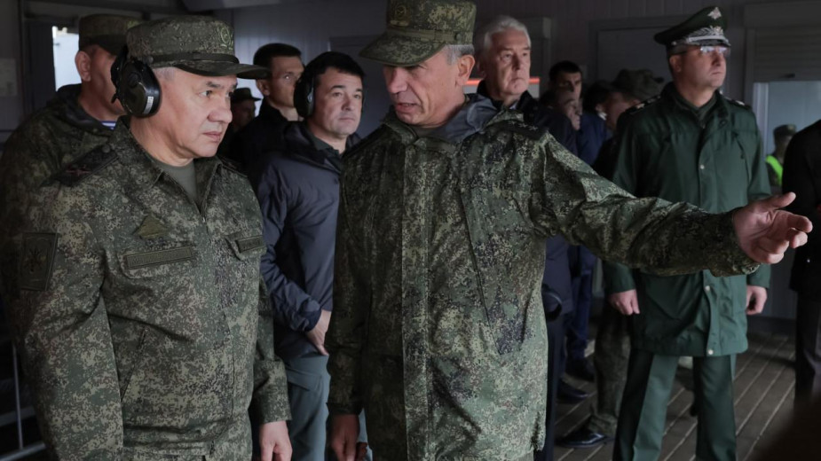 Шойгу проверил подготовку мобилизованных в центре «Патриот»