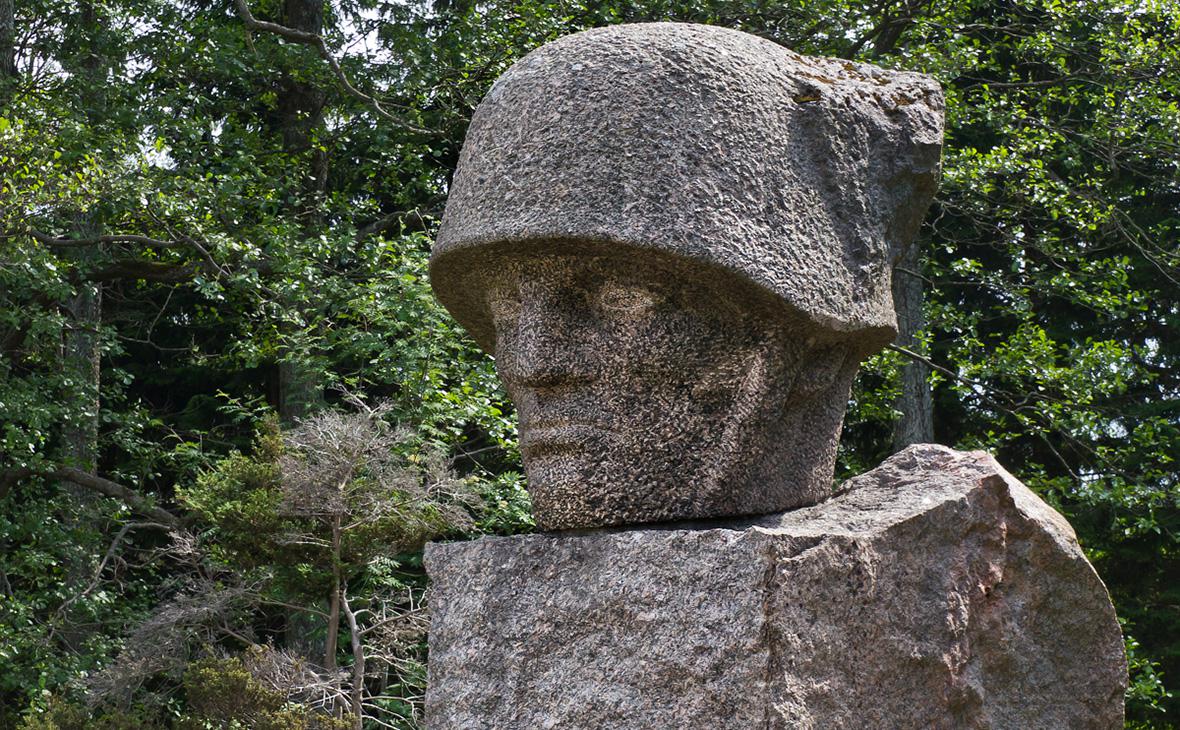  В Латвии разрушили часть мемориала &laquo;Курган Дружбы&raquo; на границе с Россией 