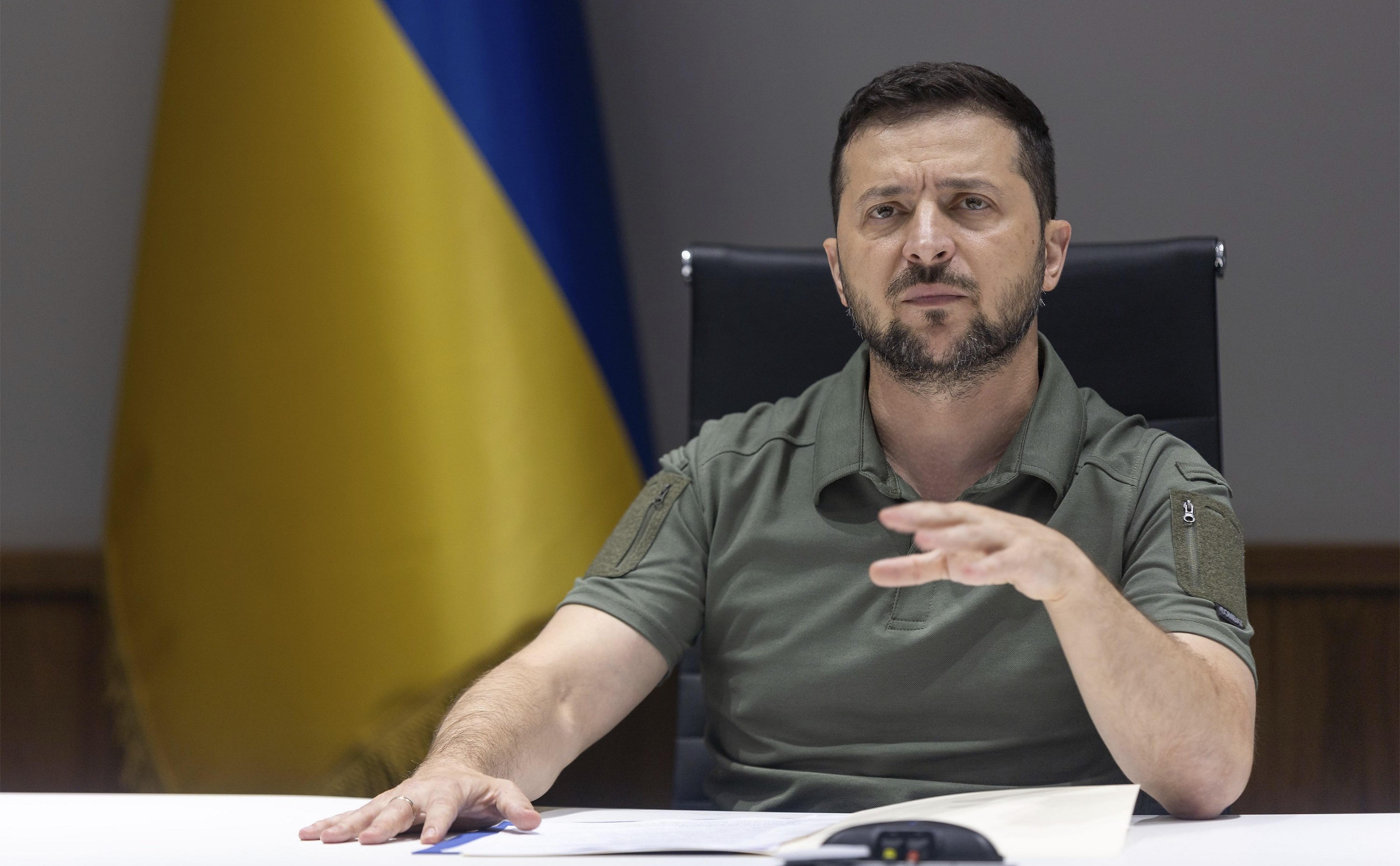  Зеленский запустил опрос &laquo;какой Илон Маск вам нравится больше?&raquo; 