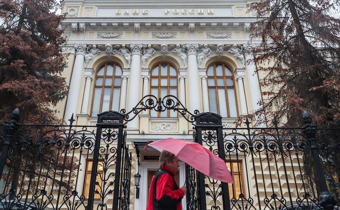 Годовая инфляция в октябре замедлилась до 12,63%