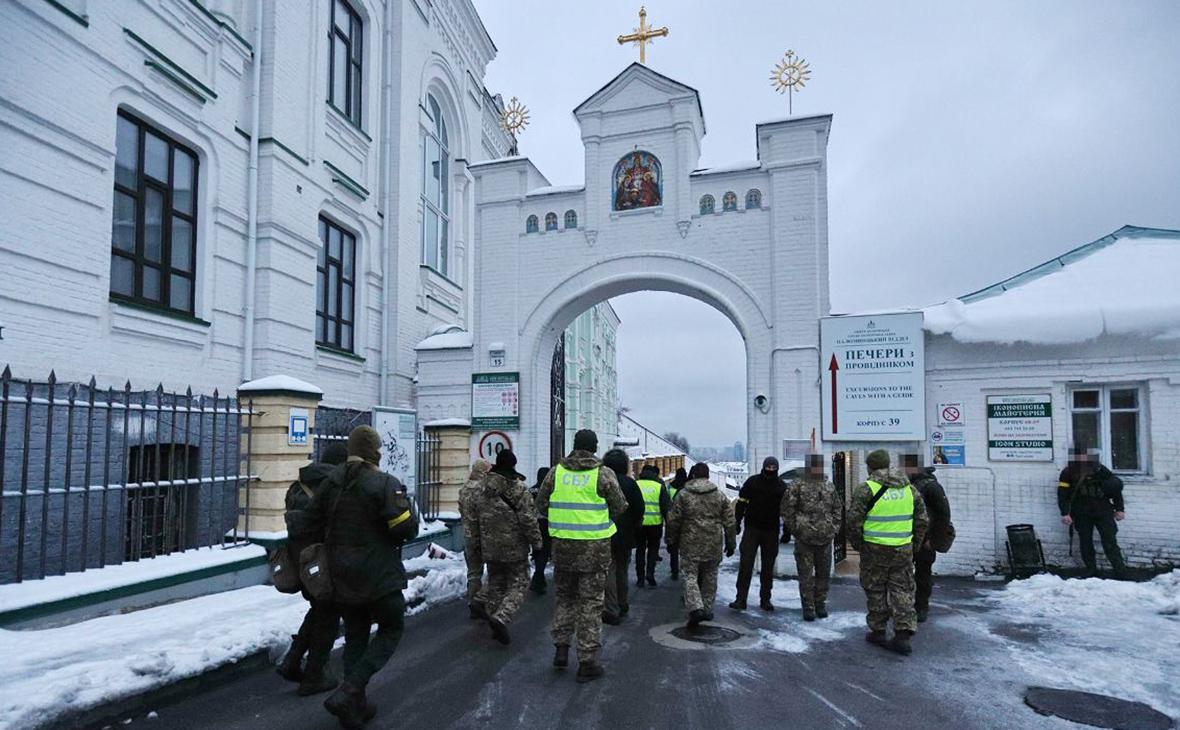 СБУ вслед за Киево-Печерской лаврой пришла еще в два монастыря на Украине