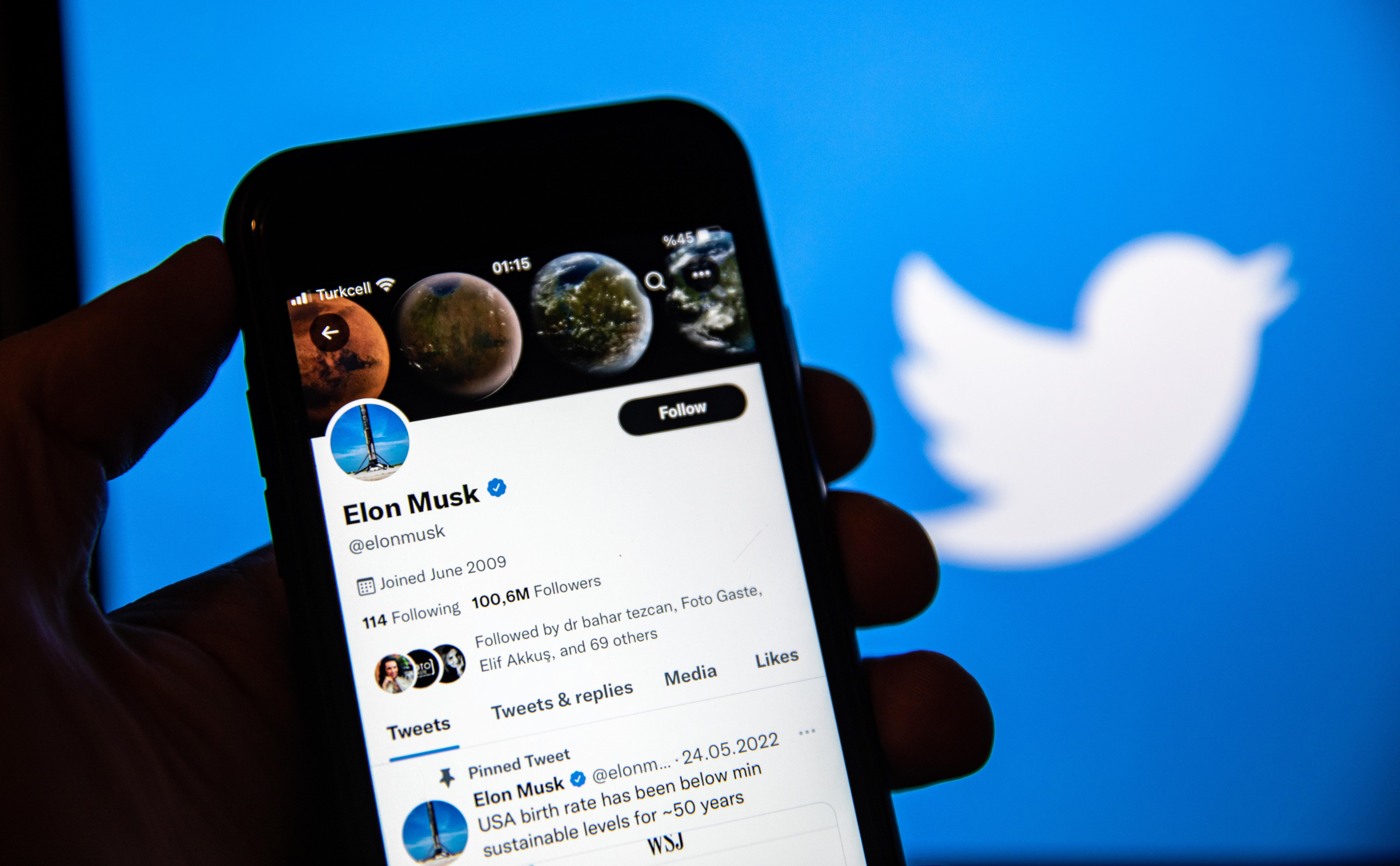  Маск распустил совет директоров Twitter и заявил, что сам возглавит его 