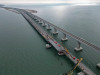  На Крымском мосту установили первый готовый пролет 
