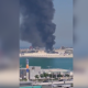 Крупный пожар вспыхнул рядом с фан-зоной ЧМ в Катаре. Видео