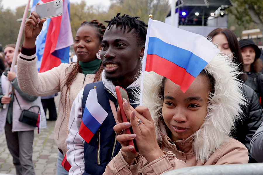  Как в городах России отметили День народного единства. Фотогалерея 