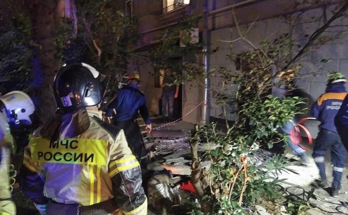 СК завел дело после гибели двоих человек при обрушении балкона в Сочи