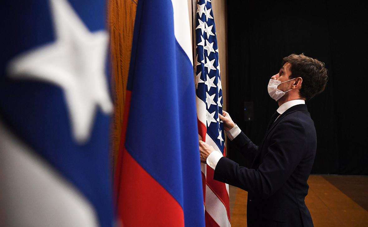 Рябков заявил, что переговоры с США по СНВ на паузе, а не прекращены