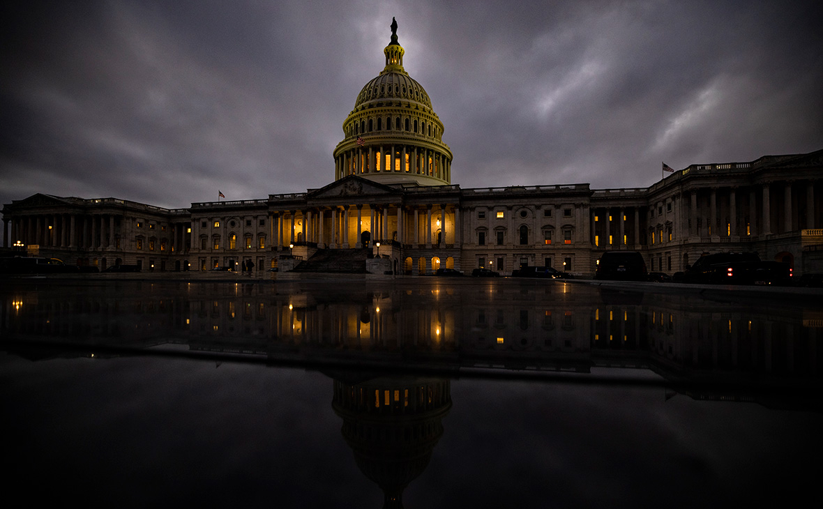 Байден предотвратил шатдаун в США