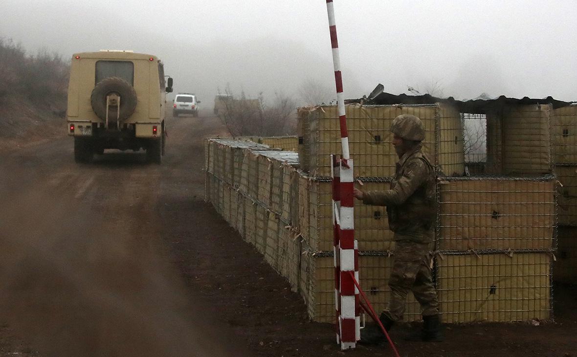 Пашинян заявил о кризисе из-за блокировки Карабаха «экологами» из Баку