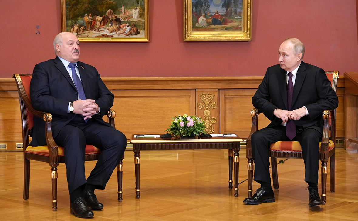 Песков сообщил об отмене визита Путина в Псков из-за погоды
