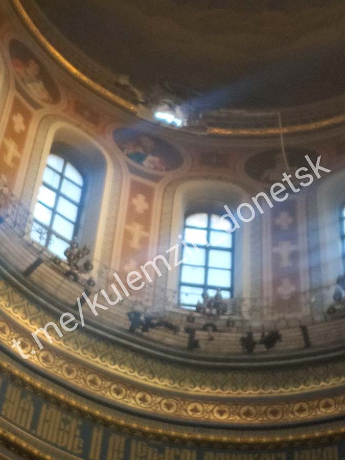  Последствия массированного обстрела центра Донецка. Фоторепортаж 
