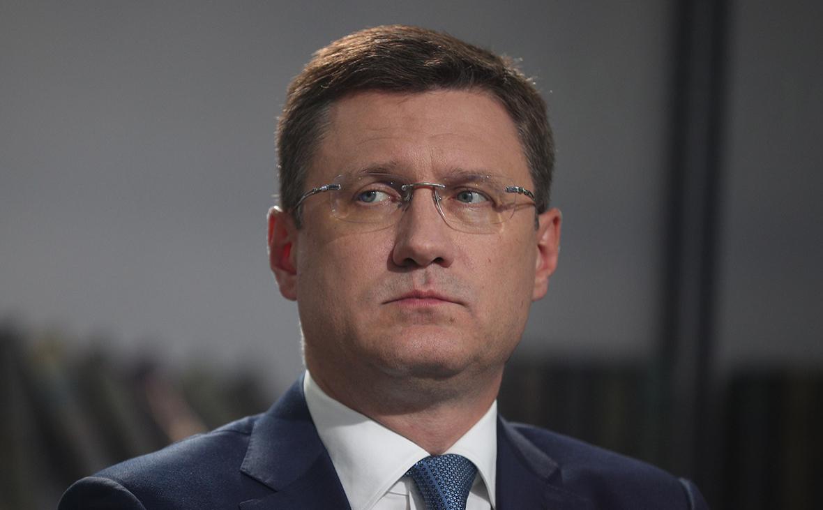  Польша одобрила потолок цен на нефть из России на уровне $60 за баррель 