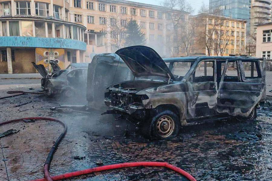  Последствия массированного обстрела центра Донецка. Фоторепортаж 