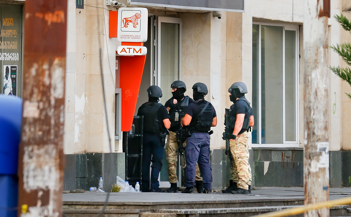 Вооруженный мужчина открыл огонь и взял заложников в Дрездене