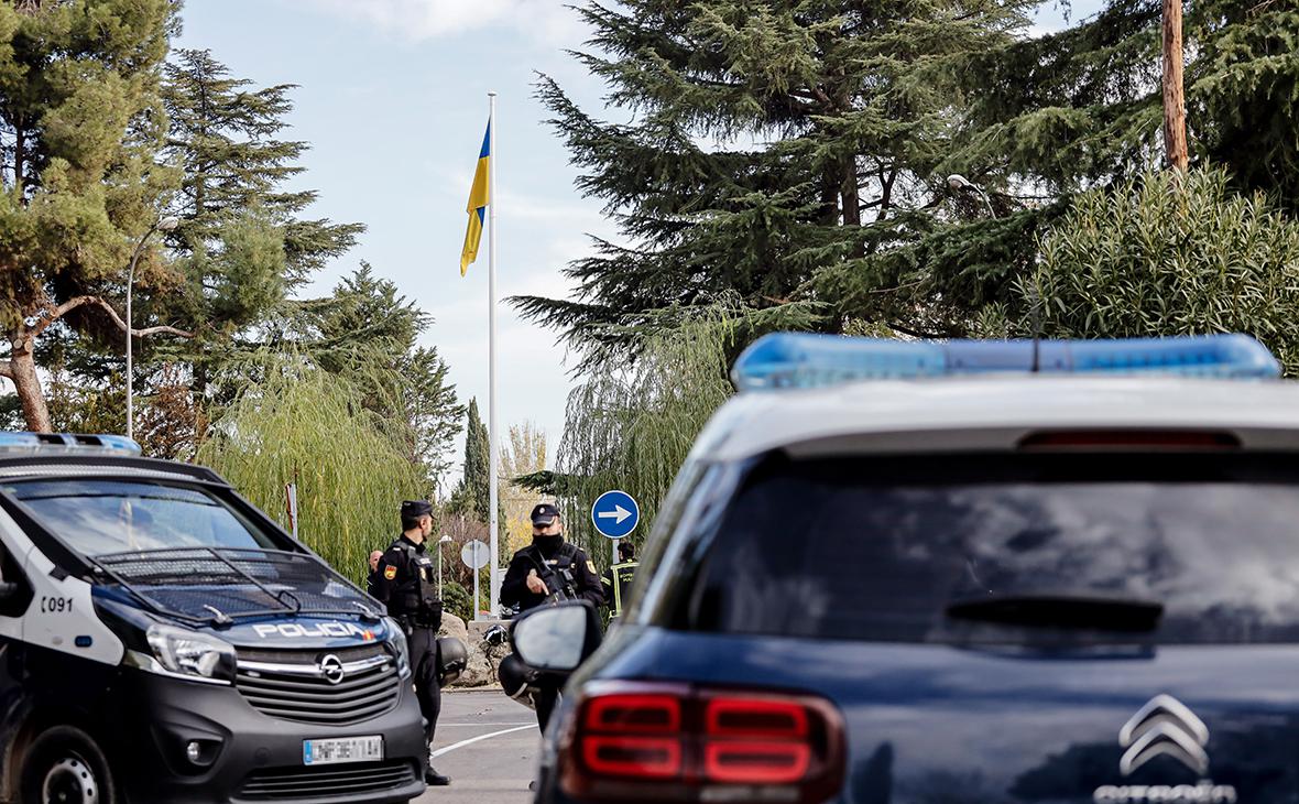  Кулеба заявил о полученных двумя посольствами Украины письмах с угрозами 