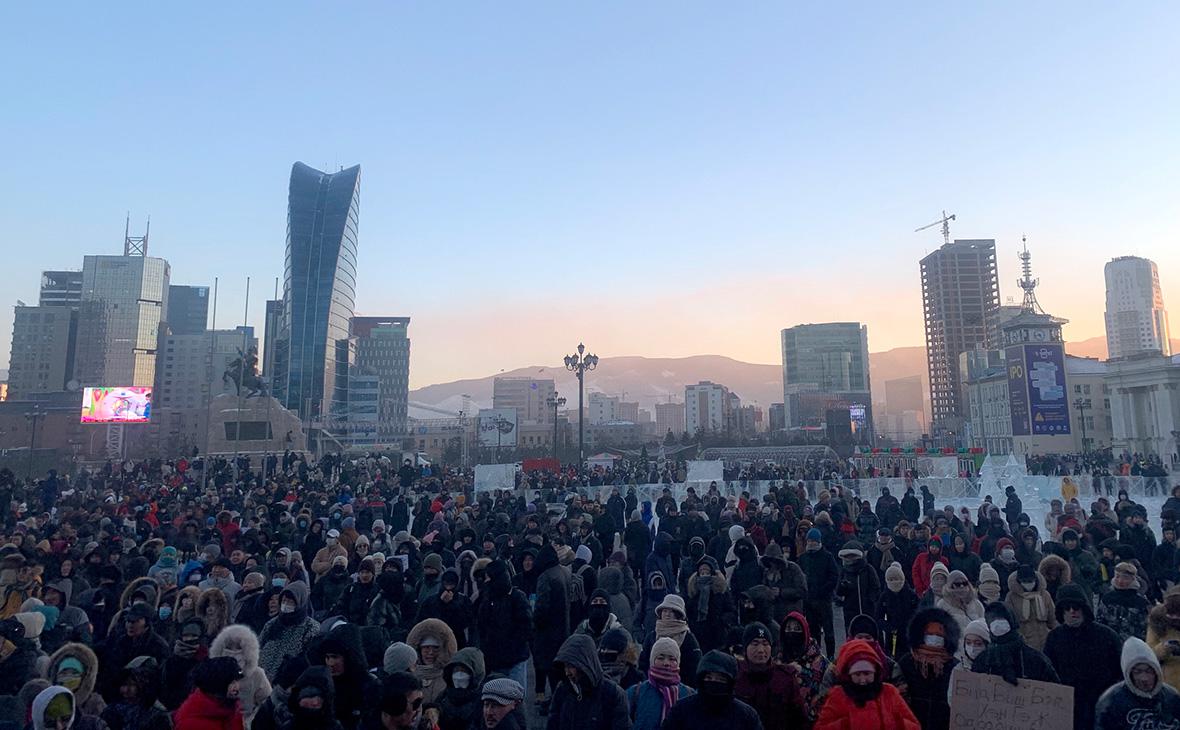  Правительственный кризис в Монголии и протесты из-за кражи угля. Главное 