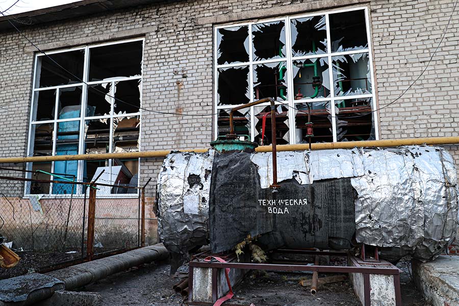  Последствия массированного обстрела центра Донецка. Фоторепортаж 
