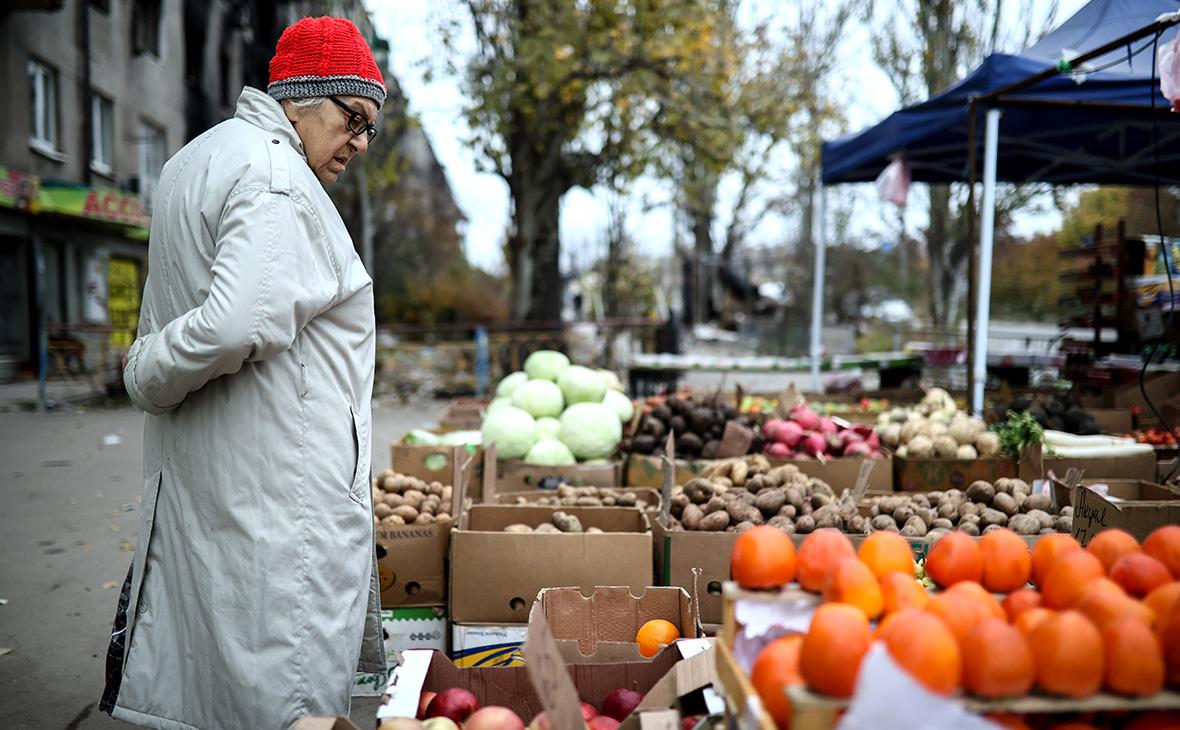  Эксперты предложили исключить говядину и яблоки из списка соцпродуктов 