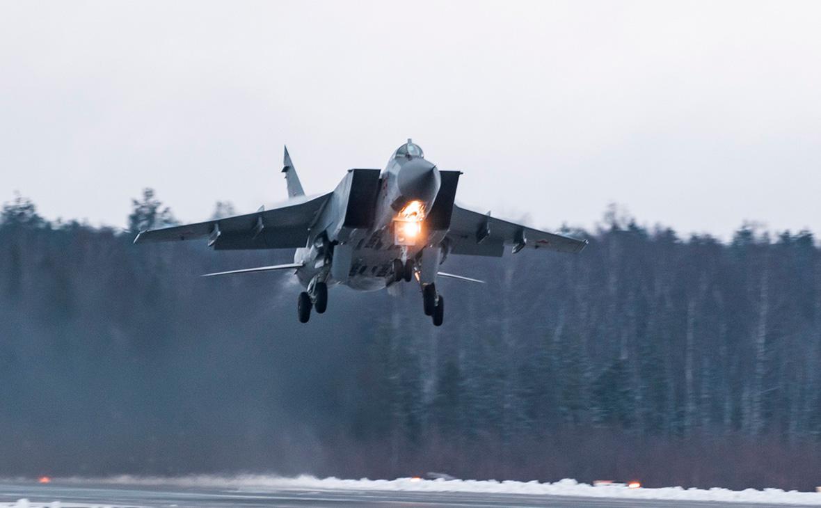 Россия подняла МиГ-31 из-за норвежского самолета у границы