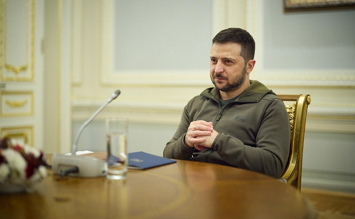 Псаки объяснила визит Зеленского в США снижением поддержки Украины