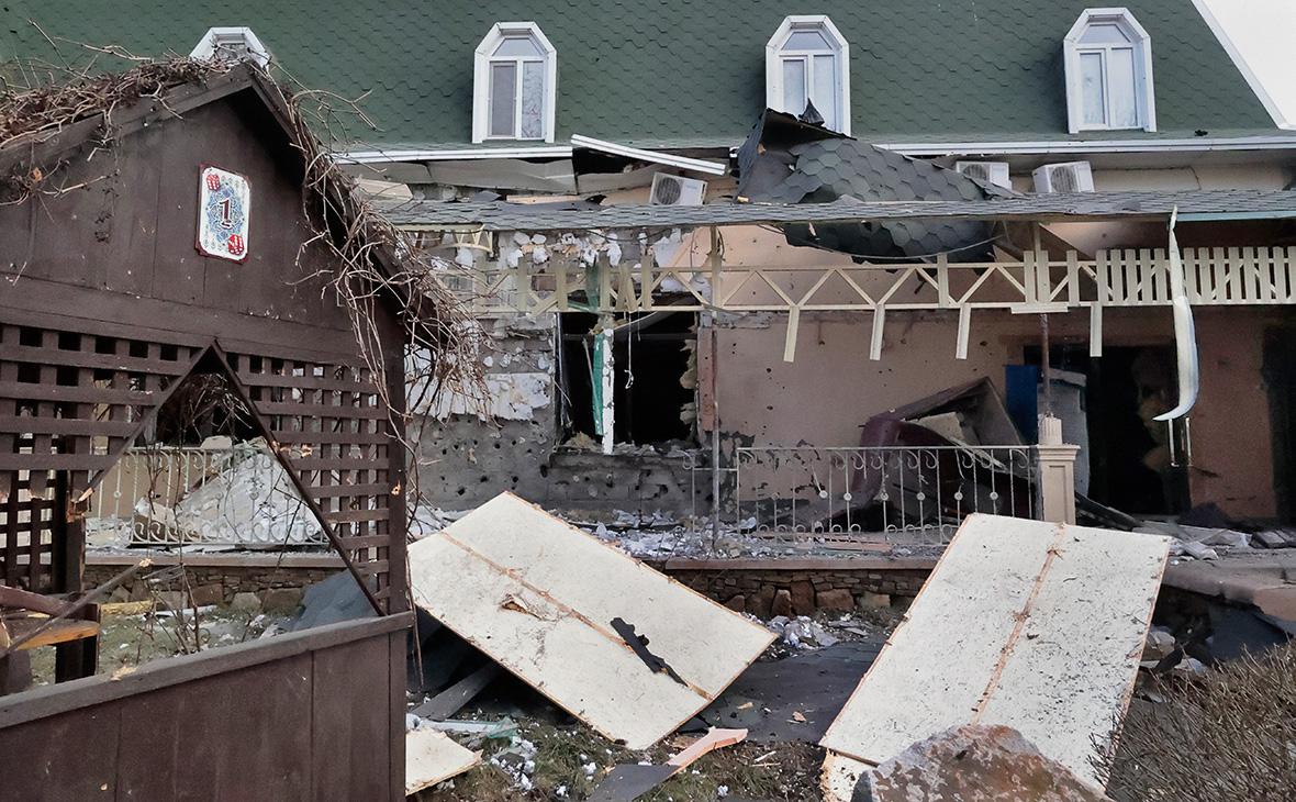  Рогозину удалили осколок из шейного позвонка 