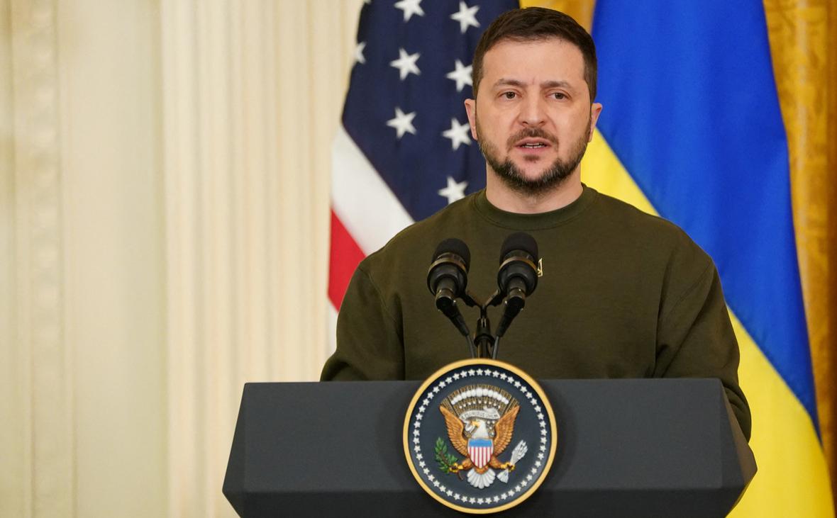  Зеленский заявил о поддержке Байденом предложенной им &laquo;мирной инициативы&raquo; 