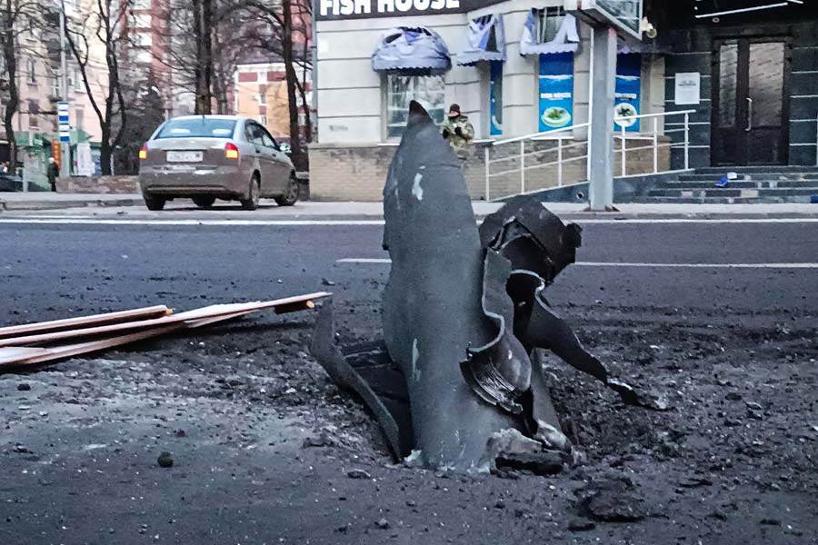  Последствия массированного обстрела центра Донецка. Фоторепортаж 