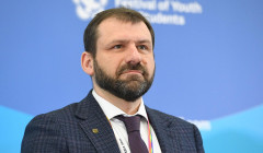 Глава Минцифры рассказал, как в России будут заменять «Википедию»