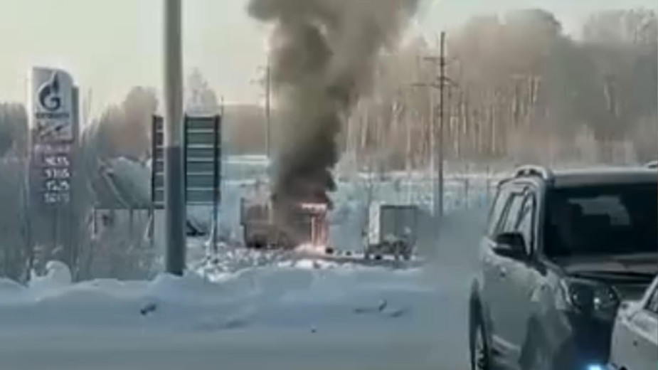 Четыре человека погибли в ДТП с грузовиком и скорой в Томской области