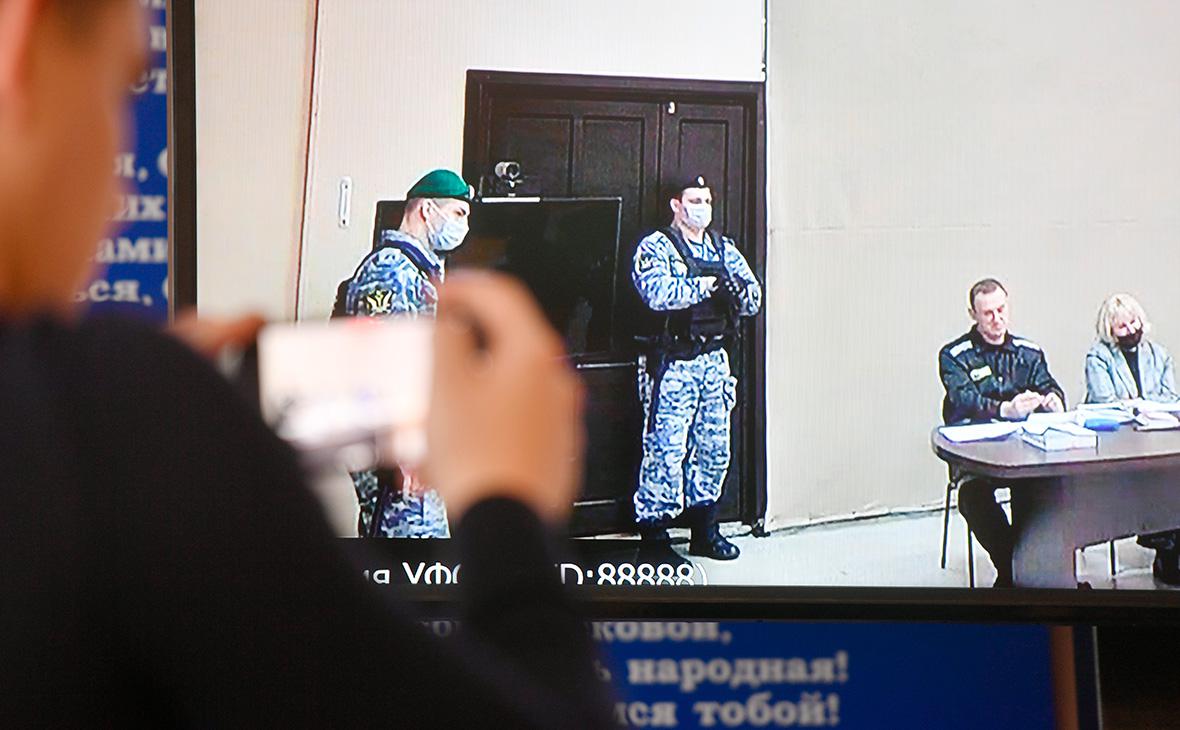  Глава СПЧ заявил об отсутствии принуждения &laquo;брать автомат&raquo; в колониях 
