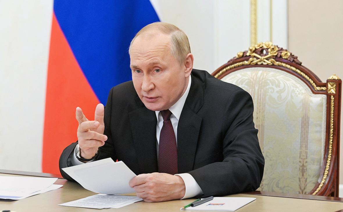 Страны Запада установили потолок цен на российскую нефть. Что это значит