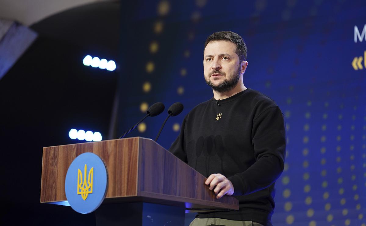  Зеленский заявил, что знает о предложениях начать переговоры с Россией 