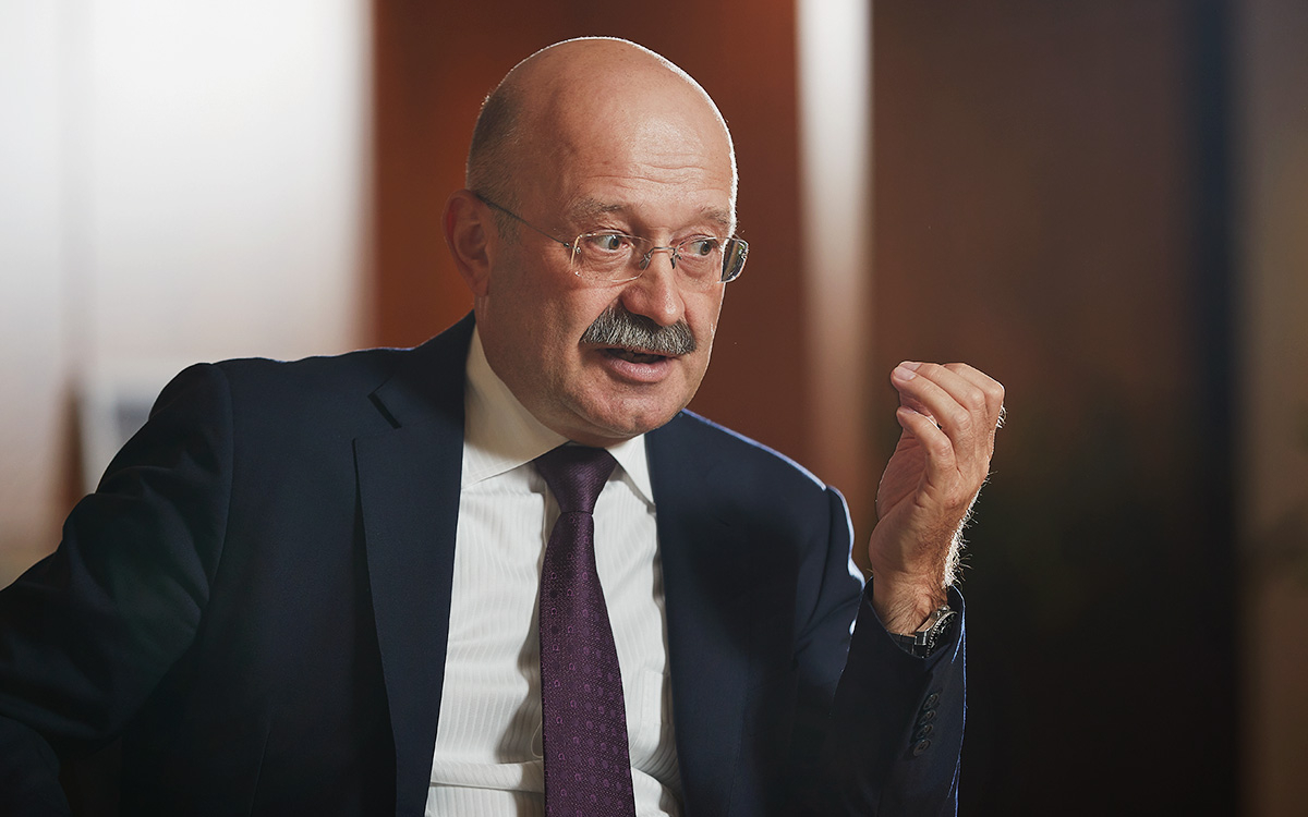 ЦБ объявил о продаже «Открытия» банку ВТБ за ₽340 млрд