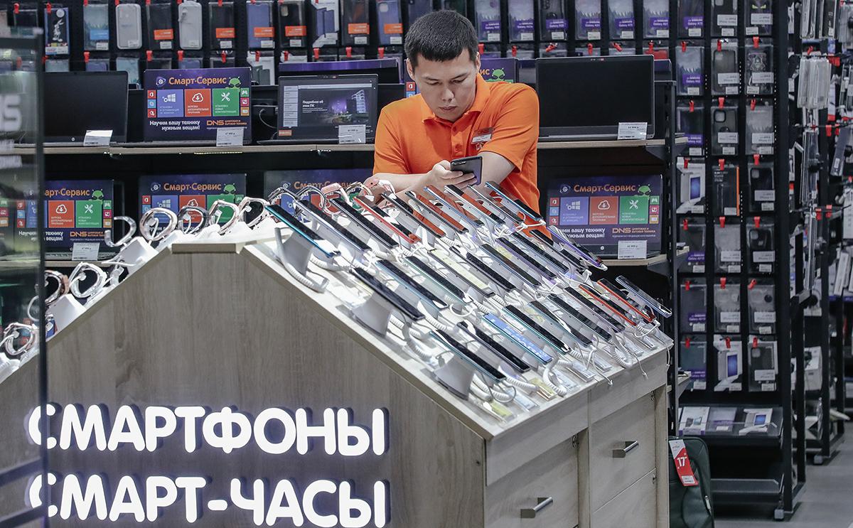  Эксперты заявили, что Россия восстановила ввоз смартфонов и холодильников 